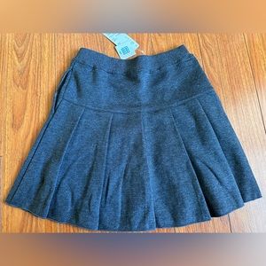 Uniqlo girl tuck skirt size 9/10